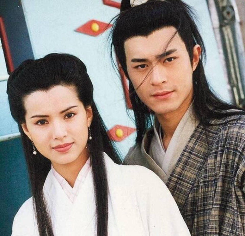 1995年,古天乐就幸运的担任男主角,和李若彤出演《神雕侠侣》古装剧.