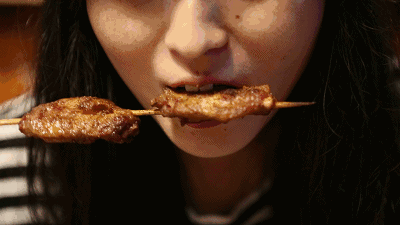 这是一部专门讲烧烤的国产纪录片