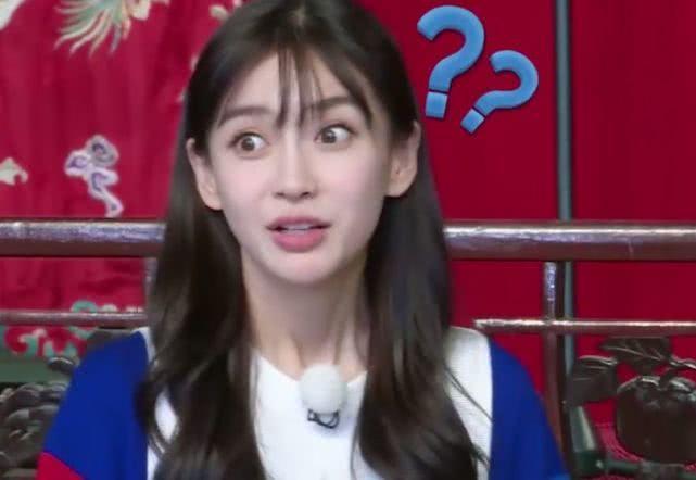跑男队长当众下跪时,谁注意到杨颖的举动?网友:细节见