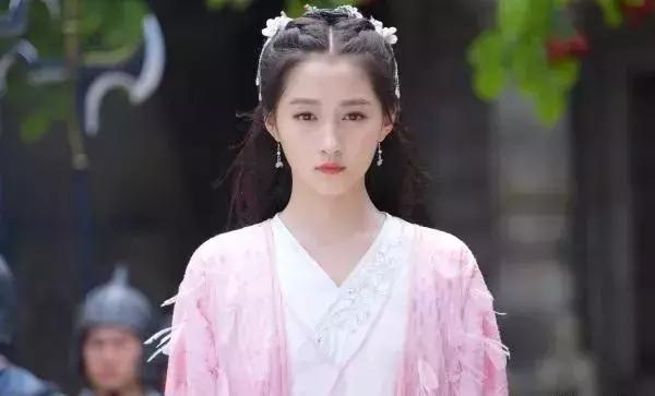 关晓彤古装图片大全图片