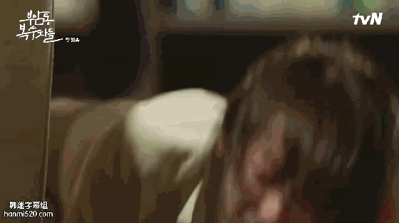 她付出了时间,也付出了期待,亲朋好友都知道了这段关系,出於 损失