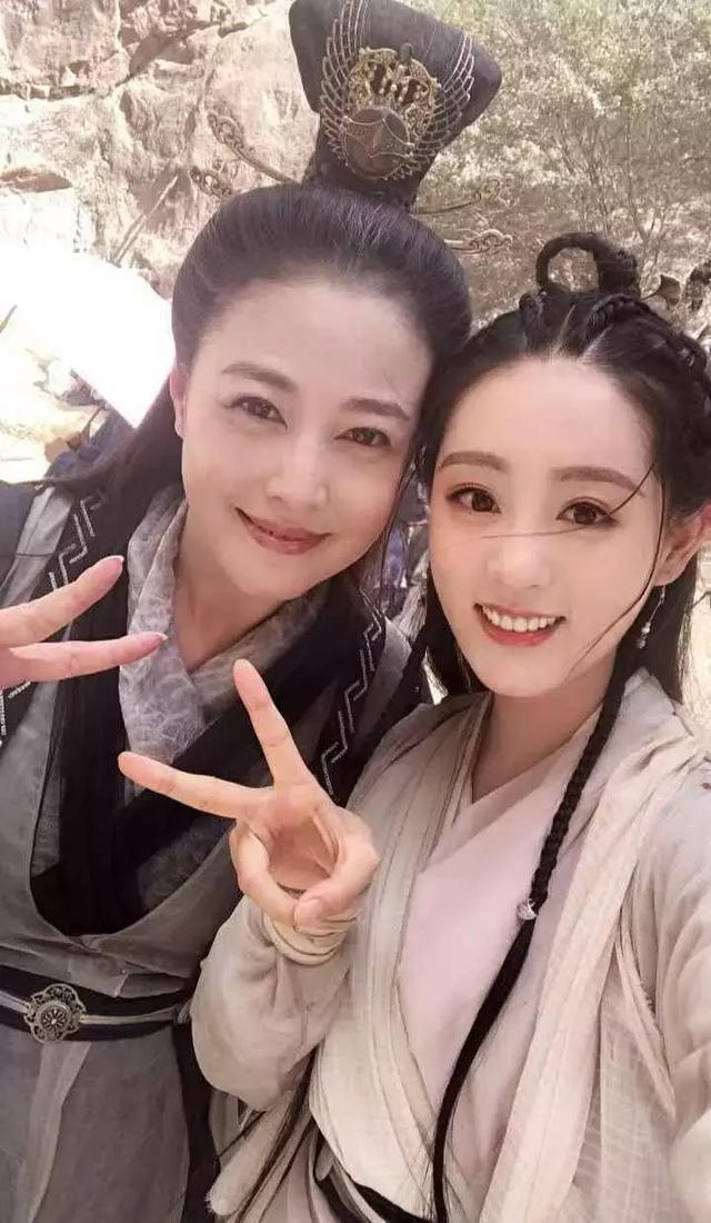 周海媚进化最美灭绝师太 赵雅芝成白娘子师傅 只有她演自己的母亲