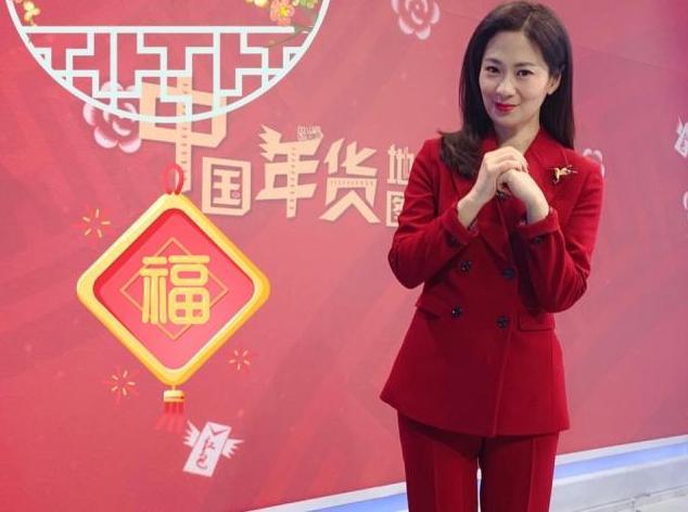 央视财经美女主持,隐婚多年老公成迷,被曝有一对双胞胎女儿